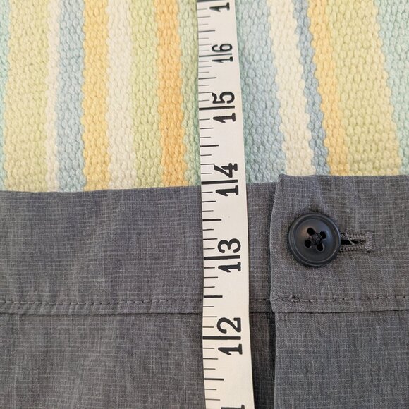 ⭐ Men's Gray Old Navy Active flat front shorts size 40 - Picture 6 of 8